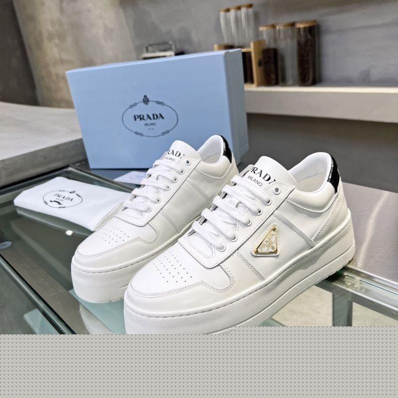 Pra*a casual shoes